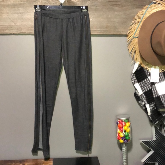 Romeo and Juliet Couture side zip leggings - Picture 1 of 9